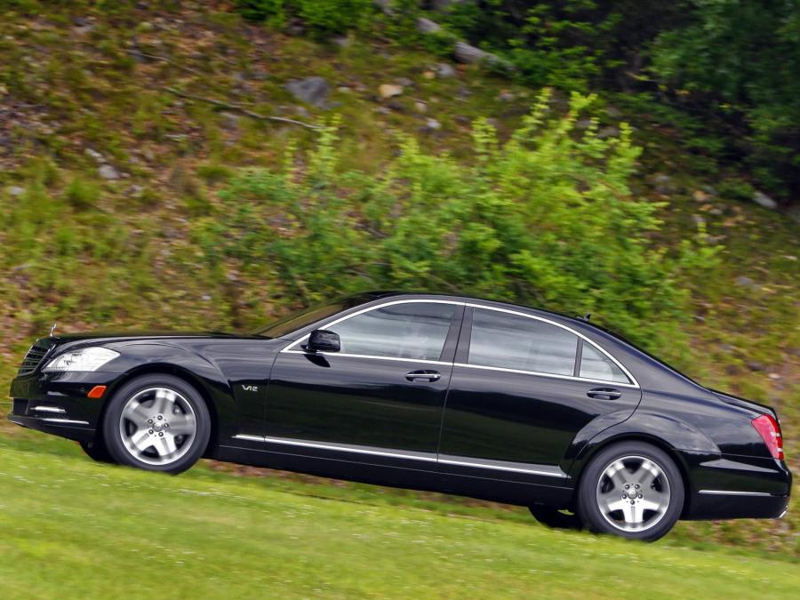  Mercedes-Benz S600 2009 года  (US) (фото 4 из 10)
